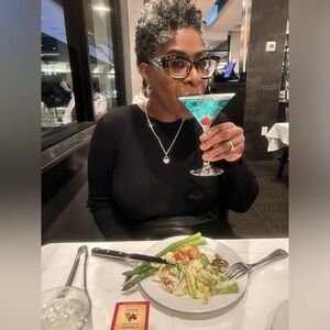 Meet your Posher, Shivalerie